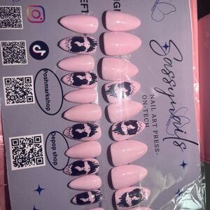 Sassy Nails Pink Press-On Nails